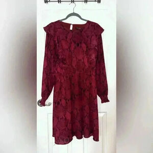 Banana Republic Long Ruffle Sleeve Red Snake Dress, Large